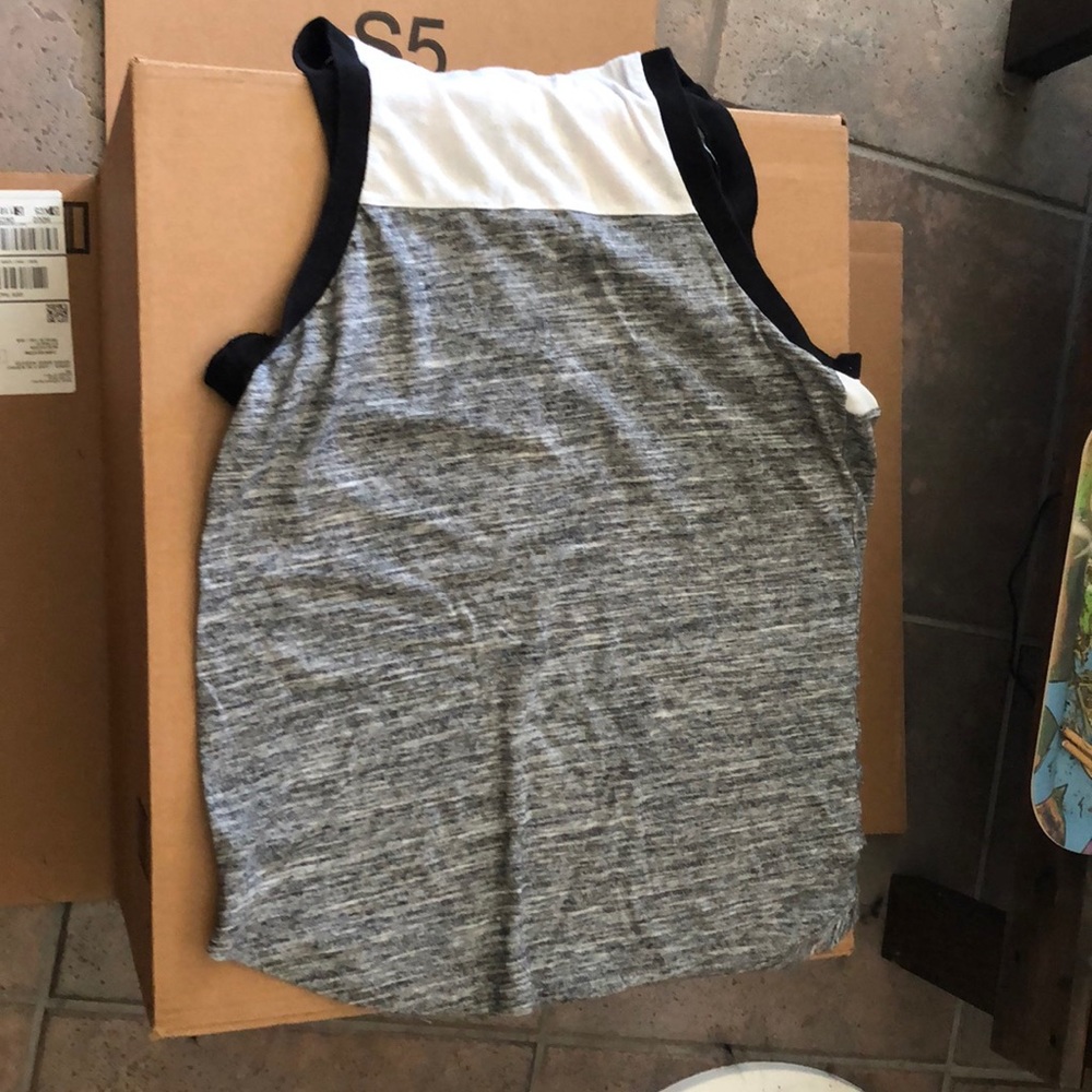 Pink tank - Picture 2 of 2